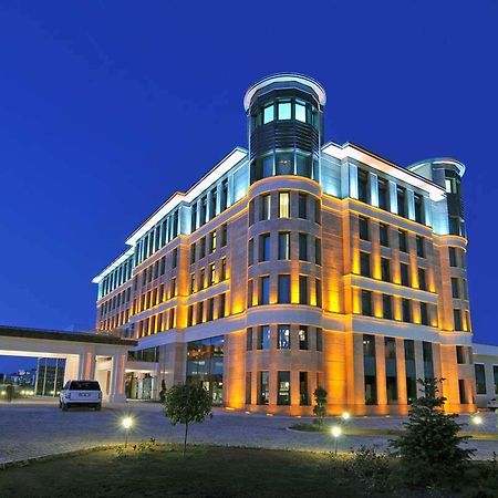Doubletree By Hilton Van Exterior photo