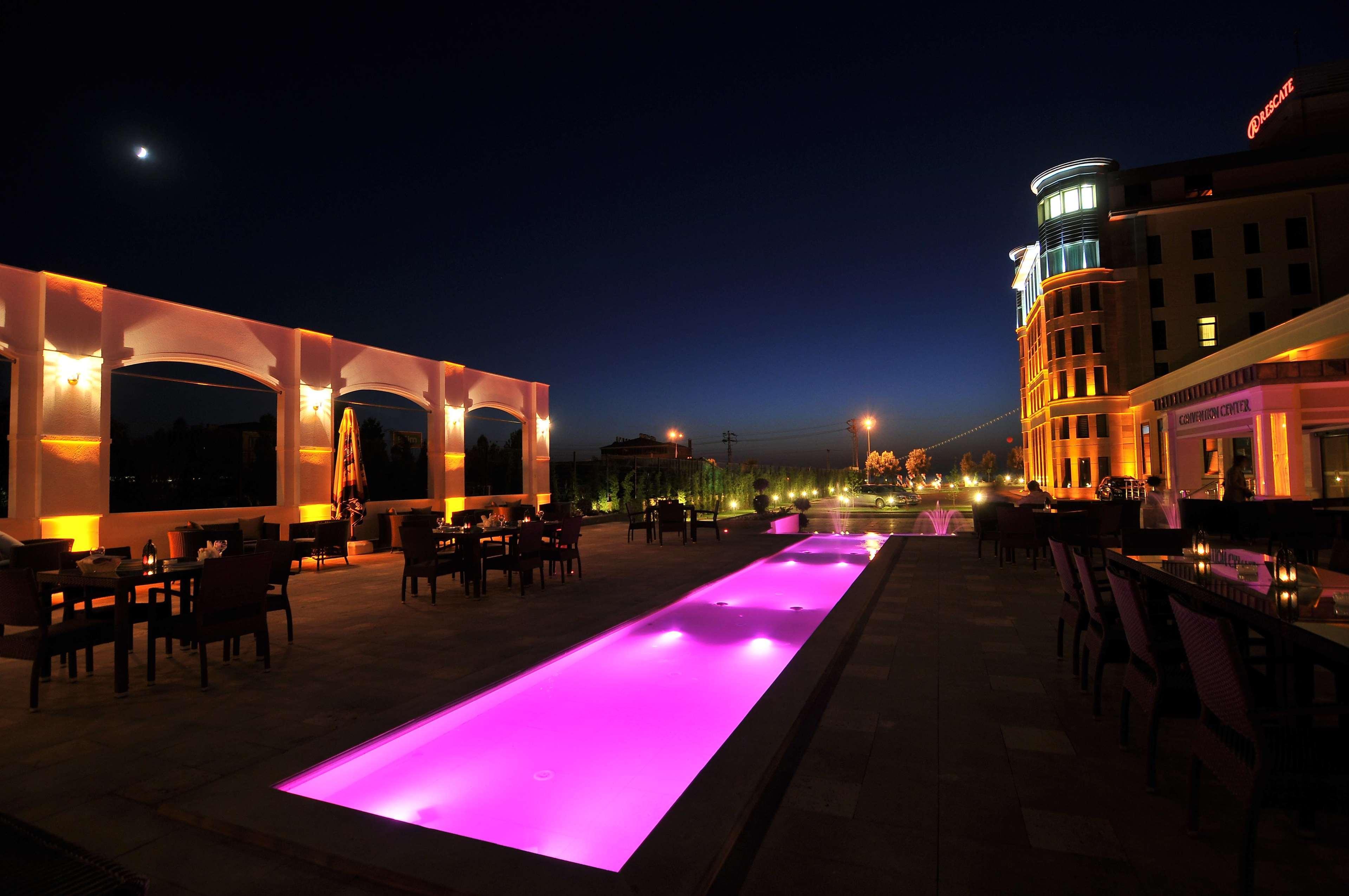 Doubletree By Hilton Van Exterior photo
