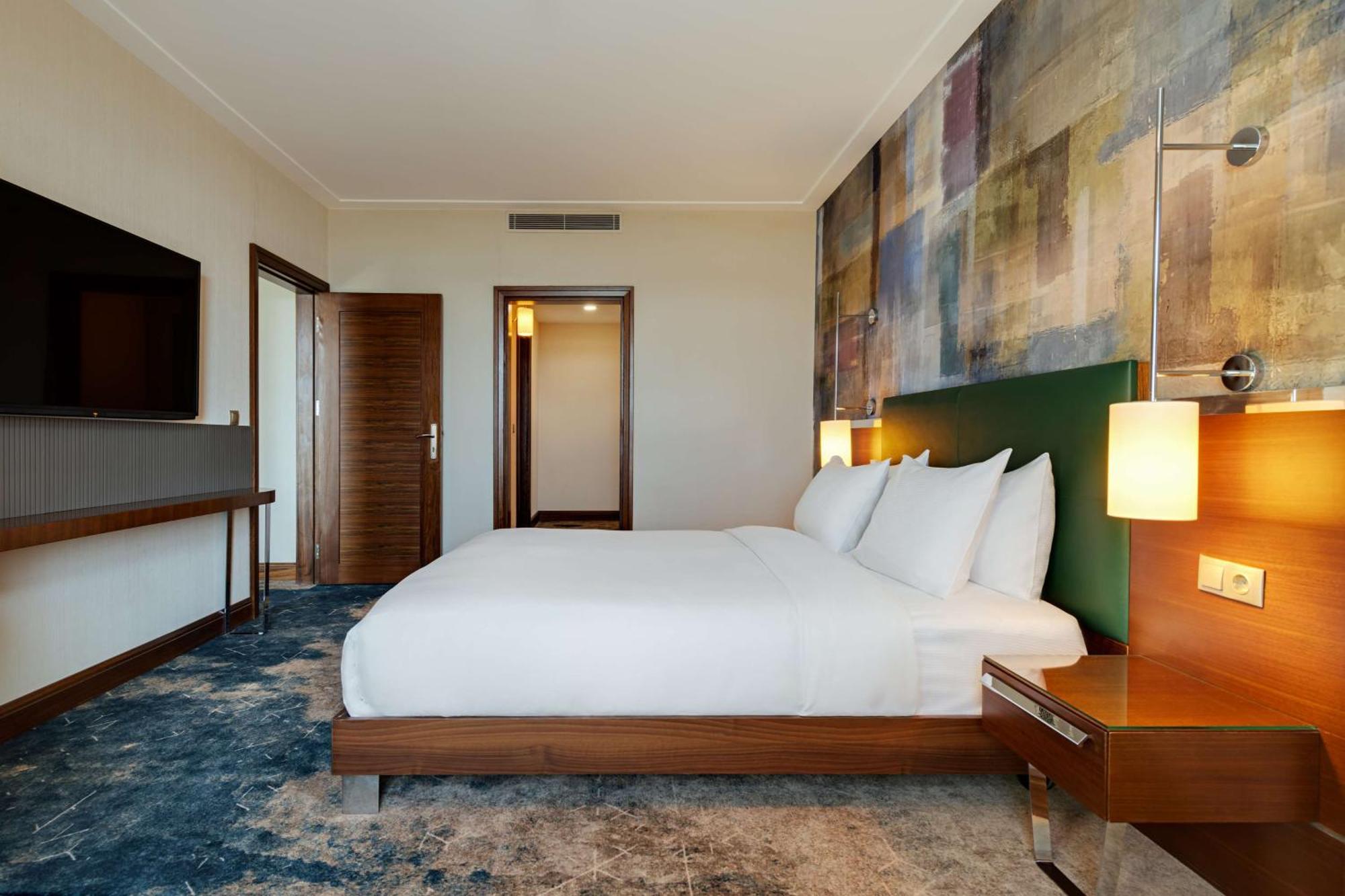 Doubletree By Hilton Van Exterior photo