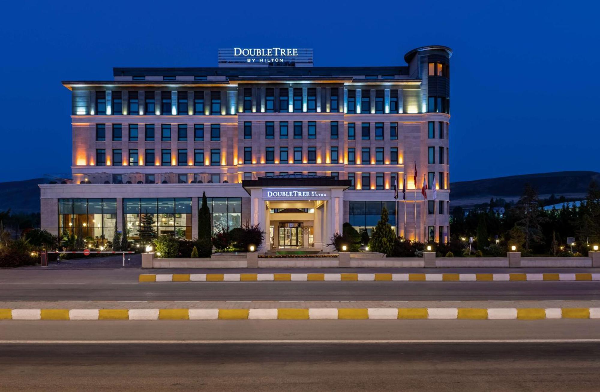 Doubletree By Hilton Van Exterior photo