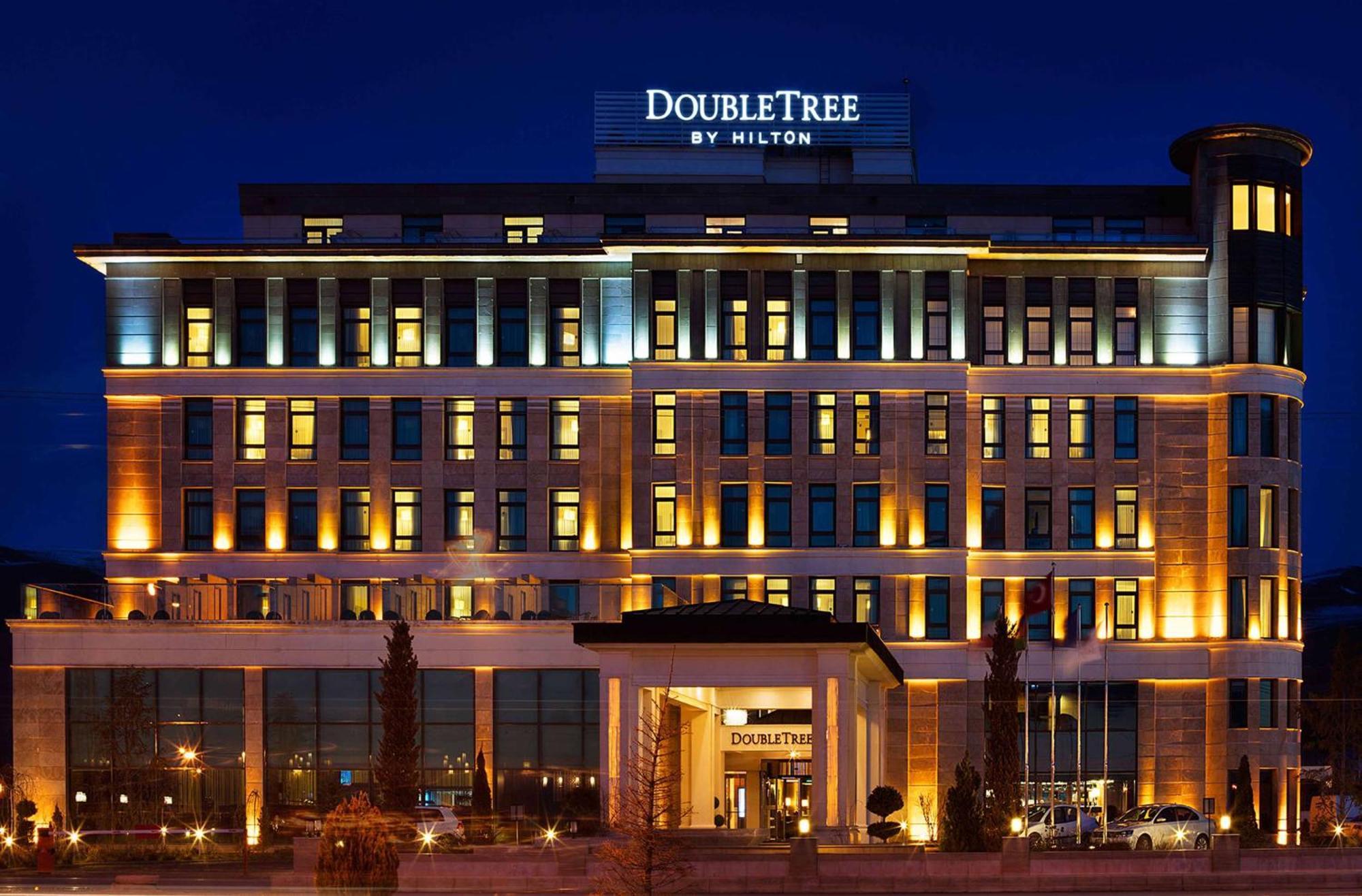 Doubletree By Hilton Van Exterior photo